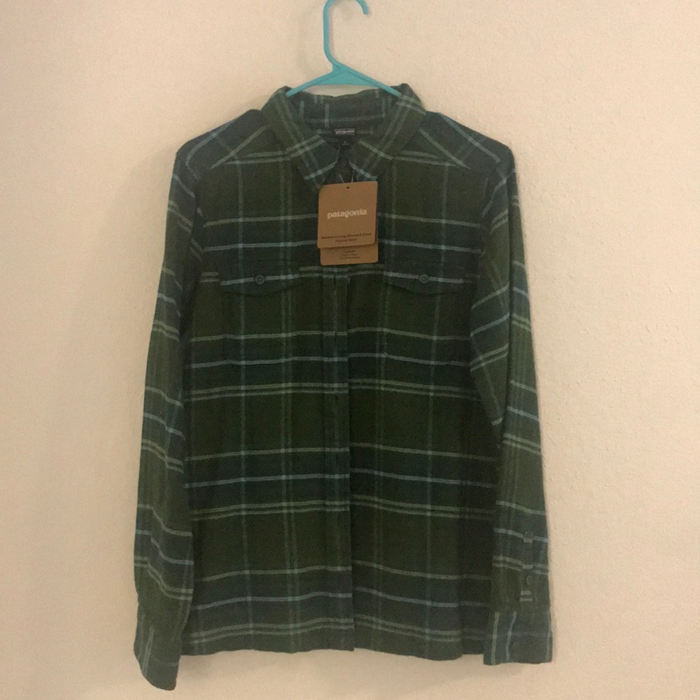 Patagonia NWT green plaid flannel shirt, size 8